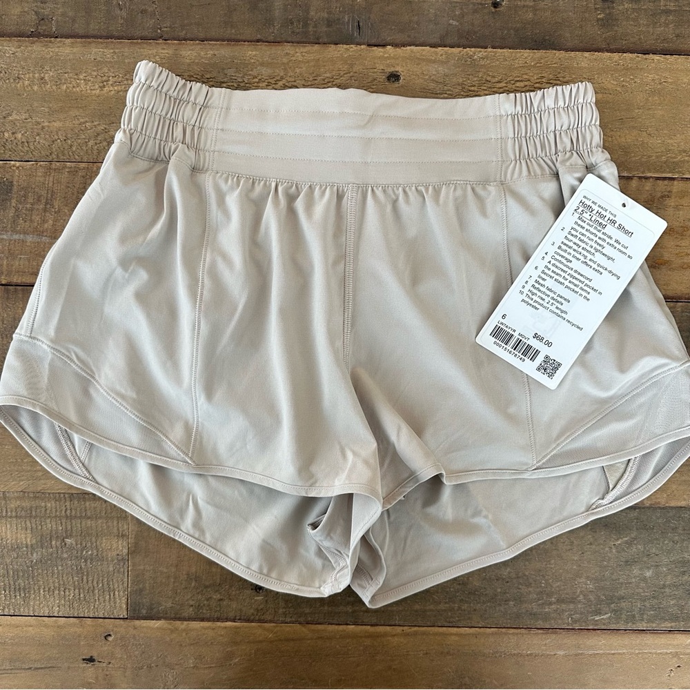 ⭐️NWT Lululemon Hotty Hot High-Rise Lined Short 2.5” - Mojave Tan